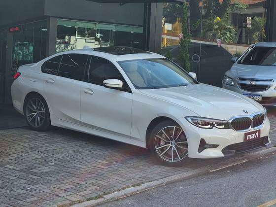 BMW 330i 2.0 16V TURBO GASOLINA SPORT AUTOMÁTICO